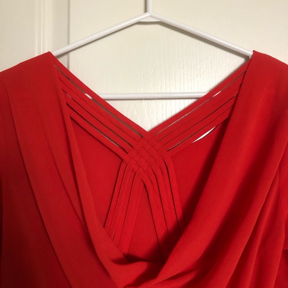 Red blouse with cross cross back - Picture 3 of 4